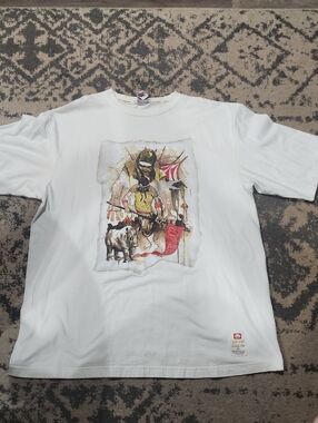 Vintage Ecko Unltd. graphic t-shirt featuring the "Graffiti Warrior" design! Men